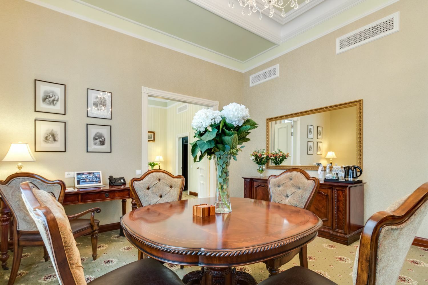 Alfavito Kyiv Hotel Værelse billede